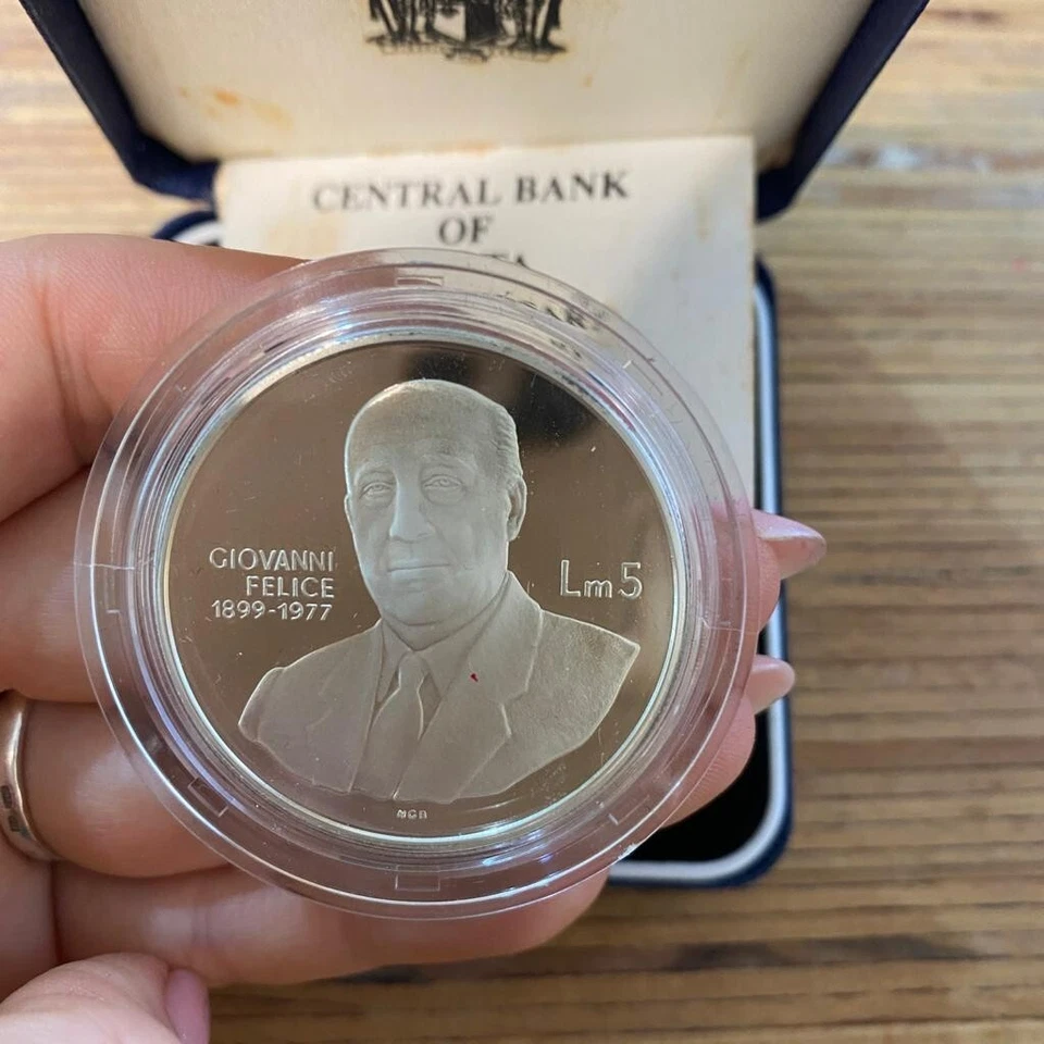 1993 Malta 25th Anniversary Central Bank Of Malta 5 LM Silver Proof Coin Box - Image 1 of 4