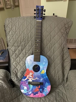 Детская гитара Disney Princess Ariel Little Mermaid первый акт бывшая в употреблении Missing One - Изображение 1 из 4