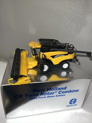 ERTL 13693A New Holland CR970 Twin Rotor Combine 2005 Farm Show 1/64 1 Of 3500 - Image 1 of 4