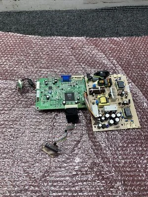 FUENTE DE ALIMENTACIÓN Y UNIDAD DE PLACA PRINCIPAL DELL 1704FPT 6832151300-01, 6832151100-02 Foto 1 de 4