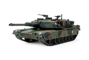Tamiya 1/35 Scale M1A1 Abrams Ukraine Model Kit (25216) - Picture 1 of 2