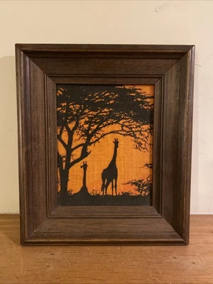 Impresión artística enmarcada naranja de safari jirafa safari lino Kay Dee de colección Foto 1 de 4