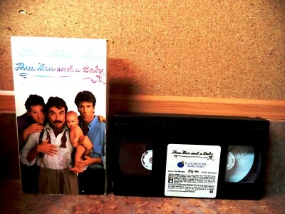 THREE MEN AND A BABY (VHS 1987) Tom Selleck, Steve Guttenberg, and Ted Danson  Foto 1 de 4