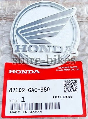 NUOVO distintivo protezione gambe originale Honda per C50 12V C70 12V C90 12V (87102-GAC-980)