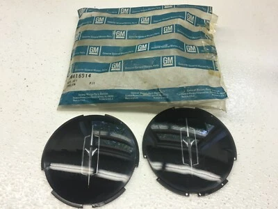 GM NOS 1975-1977 Oldsmobile Cutlass Supreme Center Wheel Cap Pair 416514  - Image 1 of 4