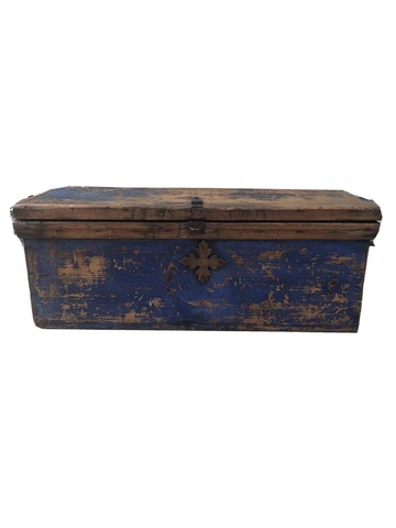 Antique 1860-1890 Rustic/Primitive Norwegian Distressed Pine Trunk Cover
