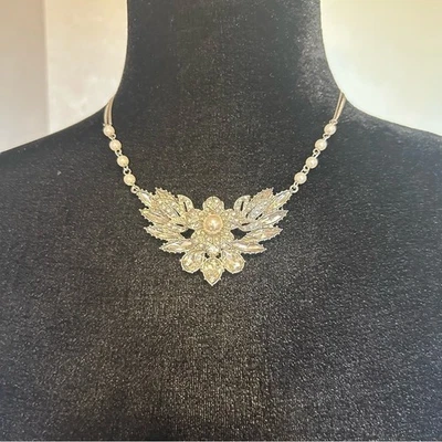 NWT Betsey Johnson Simulated Pearl and Clear Stone Choker Necklace 14.5 inches - Image 1 of 4