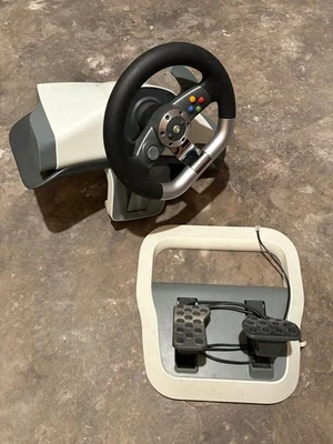 Volant Xbox 360 officiel avec pédales - Excellent état - Photo 1/4