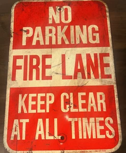 Letrero de Nueva York No Parking Fire Lane Keep Clear At All Times - Auténtico retirado - Imagen 1 de 12