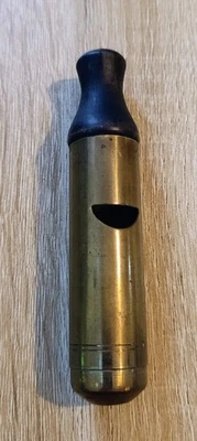 Ancien sifflet d'appeau en laiton et bois - Photo 1/3