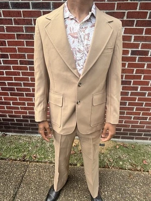 1970s Cream Palm Beach Suit Super Clean Men's Size 38R Vintage Suit - Image 1 of 4