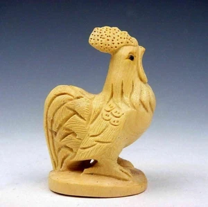 Japanese Boxwood Hand Carved Netsuke Big Tail Rooster Chicken Standing #07122301 - Imagen 1 de 6