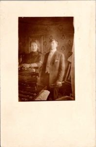 MUSICIAN COUPLE RPPC Postcard - Foto 1 di 2