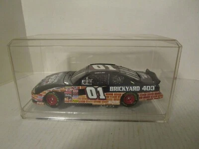 NASCAR 2001 Brickyard 400 Diecast #01 Stock Car escala 1:24 sin caja en estuche transparente Foto 1 de 4