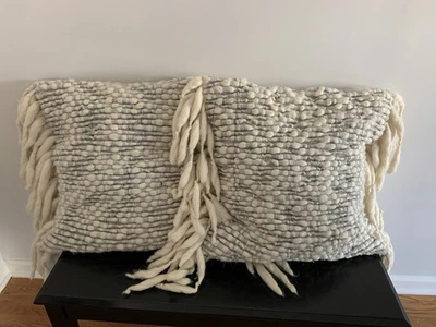 Set Of 2 Jaipur Living Silver Birch/ Turtledove  22"x 22" Pillow 70% Wool - Image 1 of 4