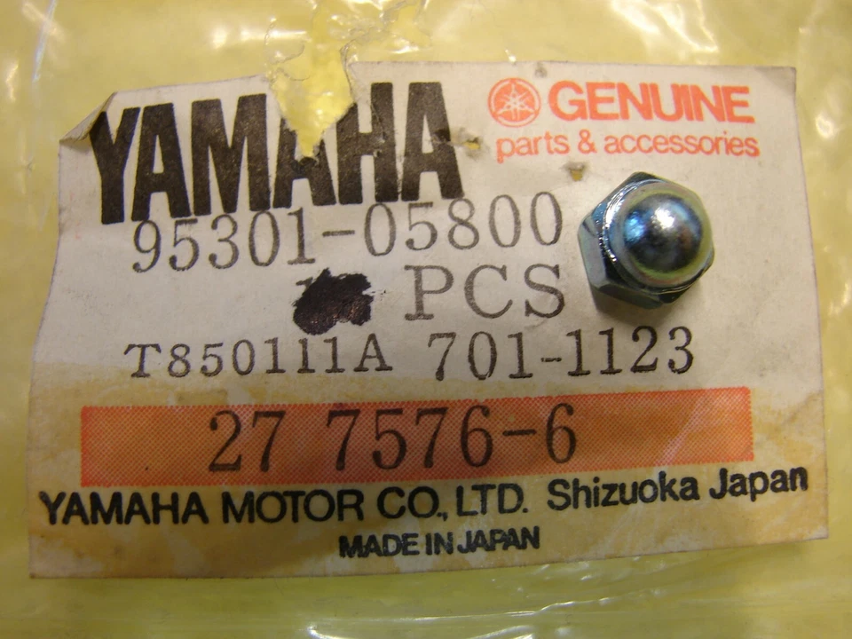 NOS Yamaha Speedometer Crown Nut 1979-81 XS1100 1980-81 XS400 95301-05800 OEM — 第 1/1 张图片