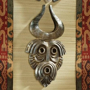 Historical Aged Wood Finish African Exotic Tribal Art Wall Mask: Cameroon - Imagen 1 de 4