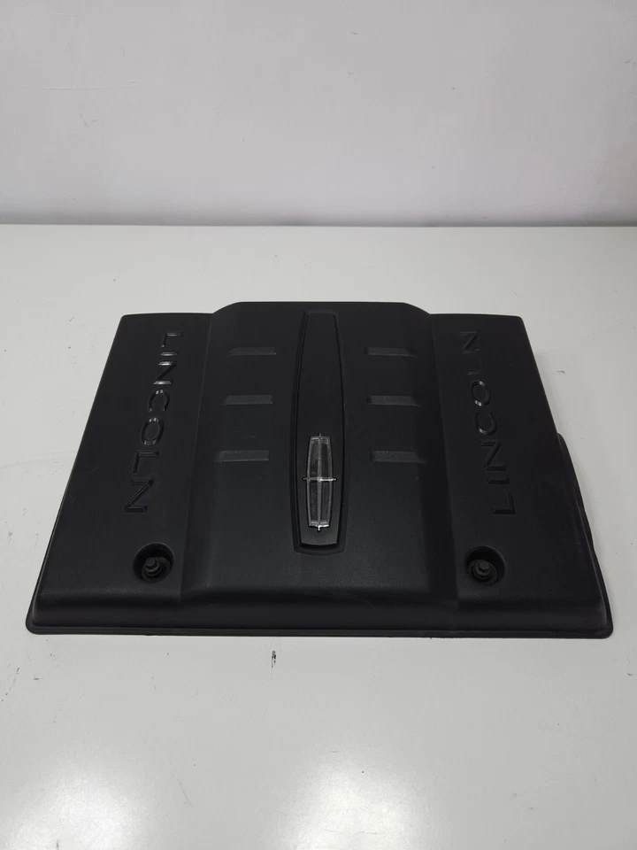 Cubierta del motor Lincoln Navigator 07-14 con tornillos OEM Foto 1 de 4