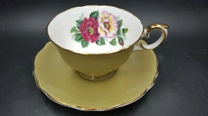 Crown Staffordshire verde oliva con magenta y rosas rosadas taza y platillo - Imagen 1 de 8