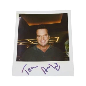 Tom Arnold Signed Autograph Vintage Candid Polaroid Photo! Rosanne TV Star! - Picture 1 of 2