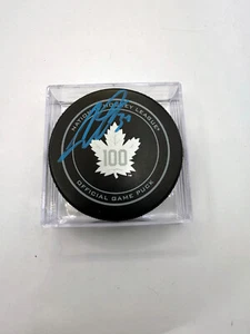 AUSTON MATTHEWS Toronto Maple Leafs SIGNED Auto Game Hockey Puck COA Fanatics - Picture 1 of 2