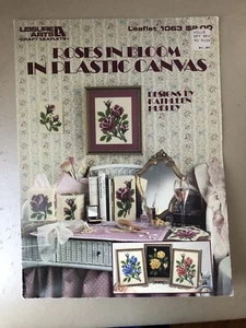 Lienzo de plástico Leisure Arts rosas en flor 1063 c 1986 - Imagen 1 de 1