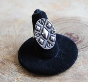 Stamped Rhombus Repousse Sterling Silver Ring size 7 Navajo - Picture 1 of 6