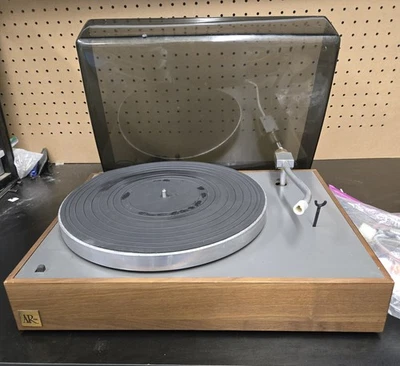 Tocadiscos Modelo AR TT ACOUSTIC RESEARCH ACOUSTIC DE COLECCIÓN PARA REPUESTOS TIENE POTENCIA Foto 1 de 4