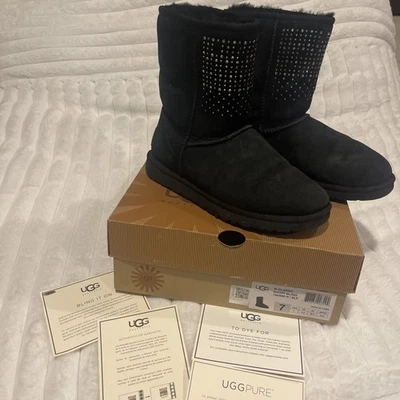 UGG классический короткий блестящий черный женщин 1003890 ботинки размер США 9 со стразами уютный - Изображение 1 из 4