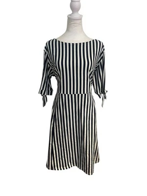 Vestido informal a rayas azul marino y blanco talla 16 de ASOS manga lazo longitud media Foto 1 de 4