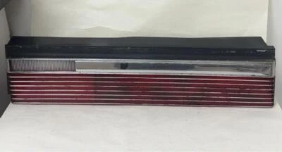 Conjunto de luz trasera de pasajero lateral derecho Chrysler LeBaron 82-83 OEM#: 04174214 Foto 1 de 4