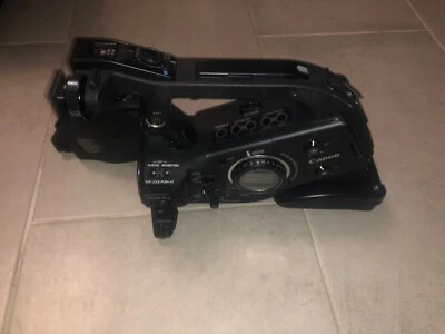Canon XL-H1s HDV MiniDV High Definition Video Camcorder XLH1S XL-H1 S  - Image 1 of 4