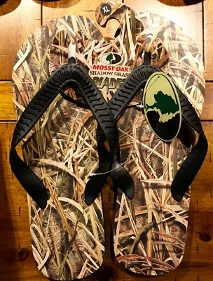 MOSSY OAK SHADOW GRASS BLADES CAMO Men's FLIP FLOPS / SANDALS  X-LARGE NWT - Image 1 of 3