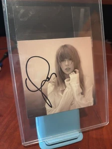 Taylor Swift The Tortured Poets Department Hand Signed Photo 🖤🤍 - Picture 1 of 1