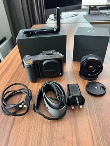 Hasselblad X1D II 50c + Hasselblad XCD F4/45P Lens (411 actuations only!) - Picture 1 of 13