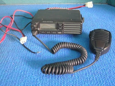 Vertex VX2200-D0-25 VHF 136-174MHZ  128 CHANNEL Radio includes new MH-67A8J Mic - Image 1 of 4