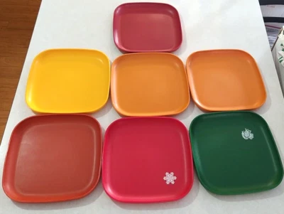 Lote De 7 Platos Cuadrados Tupperware Vintage 8" Cosecha Colores Verde Rojo EE. UU. ASST Foto 1 de 4