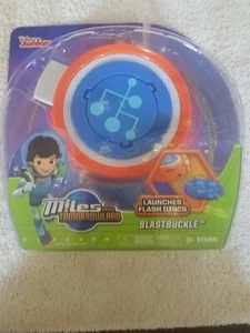 Disney Junior Miles From Tomorrowland Blastbuckle Blaster Launches Flash Discs - Picture 1 of 3