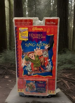 Disney’s The Hunchback of Notre Dame Sing-Along 22 Page Book & Cassette Tape NEW Foto 1 de 4