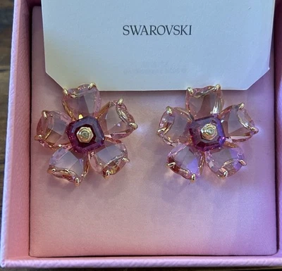 全新 100% SWAROVSKI 粉色水晶花卉 IIdyllia 耳钉 5656635 带盒 — 第 1/4 张图片