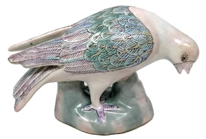 Estatuilla de porcelana china vintage paloma pájaro paloma estatuilla pintada a mano pastel - Imagen 1 de 18