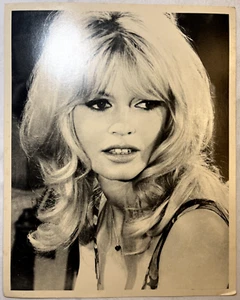 VTG ORIGINAL B&W Brigitte Bardot 8x10 Photo French Actress and Activist - Picture 1 of 5
