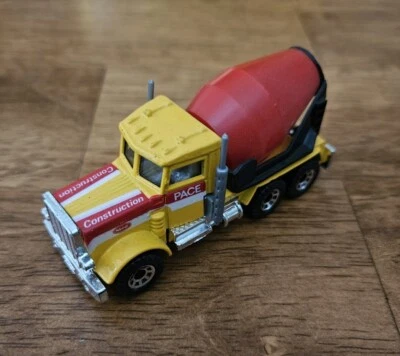 Camión Matchbox 1981 Peterbilt 379 de cemento/hormigón (construcción de ritmo) Foto 1 de 4