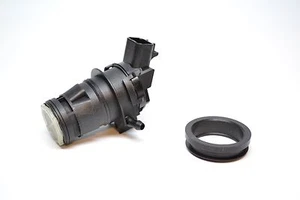 Toyota Windshield Washer Pump with Seal (350C) - Picture 1 of 4