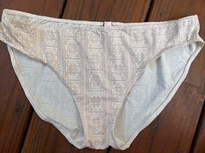 Victoria's Secret Ladies Bikini Underwear size Medium Satin Tan Print 2017 NWT - Picture 1 of 4