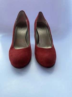 Zapatos de tacón alto Tamari de gamuza roja para mujer 10 m Foto 1 de 3