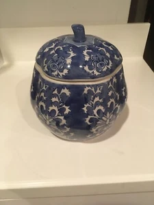 Chinese Old Blue and White Porcelain Bisque Apple-Shape Stemmed Jar - Picture 1 of 7