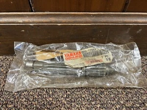 New Genuine Yamaha 22U-17553-01 Middle Driven Shaft - Picture 1 of 5