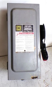 Square D H361 Heavy Duty Fusible Safety Switch 30A 600 VAC 3 Pole SEE PICS - Picture 1 of 13