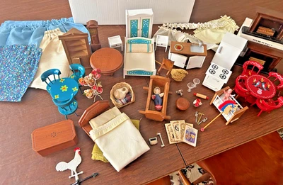 Lot of about 40 Vintage Dollhouse Items - Image 1 of 4